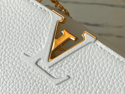 LV Capucines BB White size 27 x 18 x 9 cm