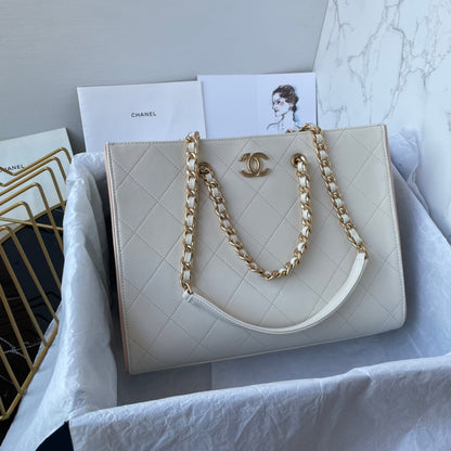CC Small Tote 31cm White Lambskin Gold Hardware 31 x 24 x 11cm